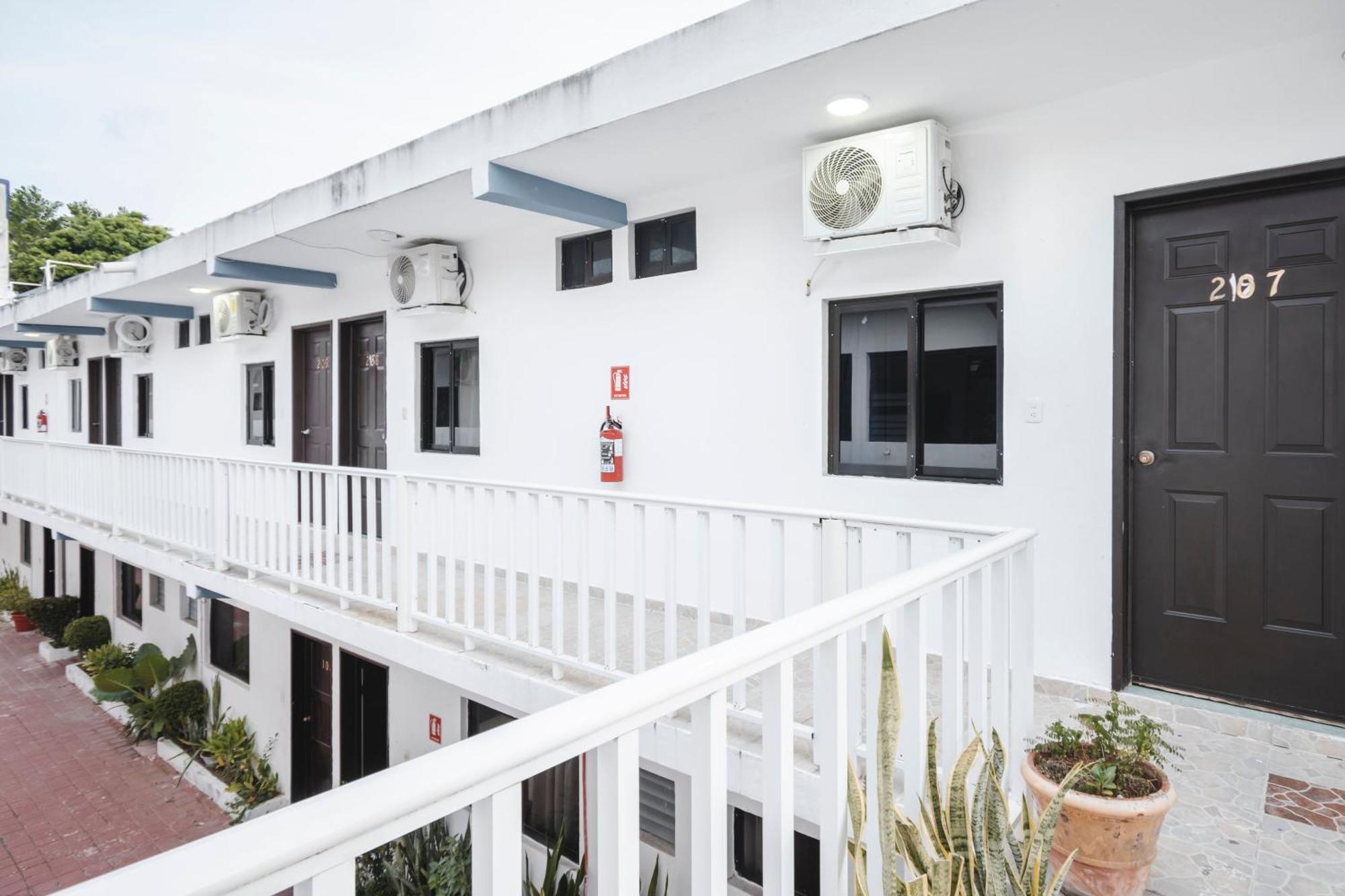 Hotel Quiam Playa del Carmen Exterior foto